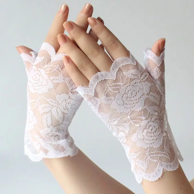 Women Short Lace Fingerless Gloves