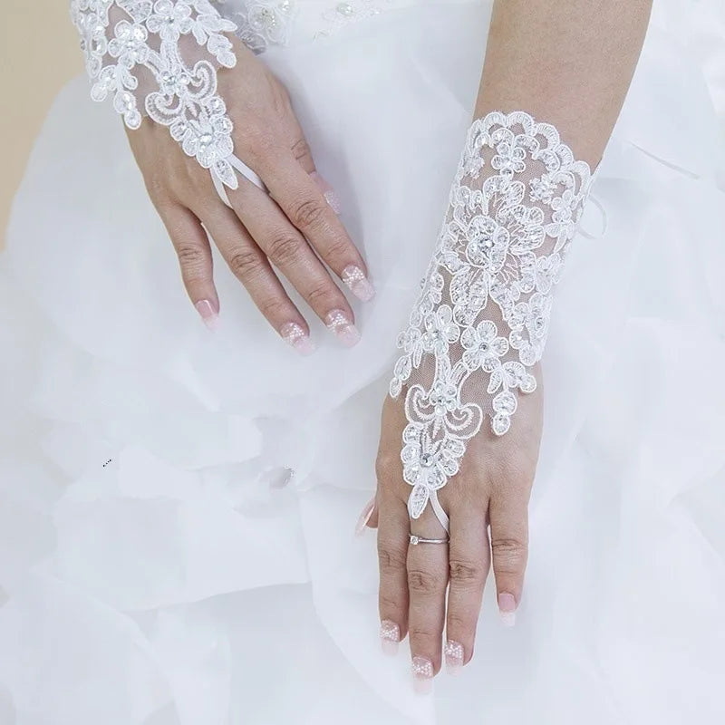 Solid White Romantic Bridal Wedding Gloves Lace Women's Hook Finger Beaded Party Applique Fingerless Short/Long Evening Dress